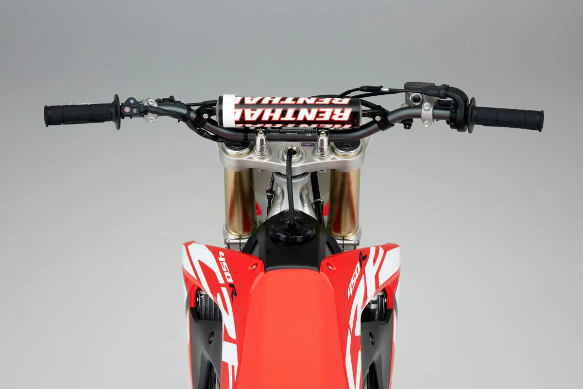 Honda CRF450R 2017. Foto e dati (23)