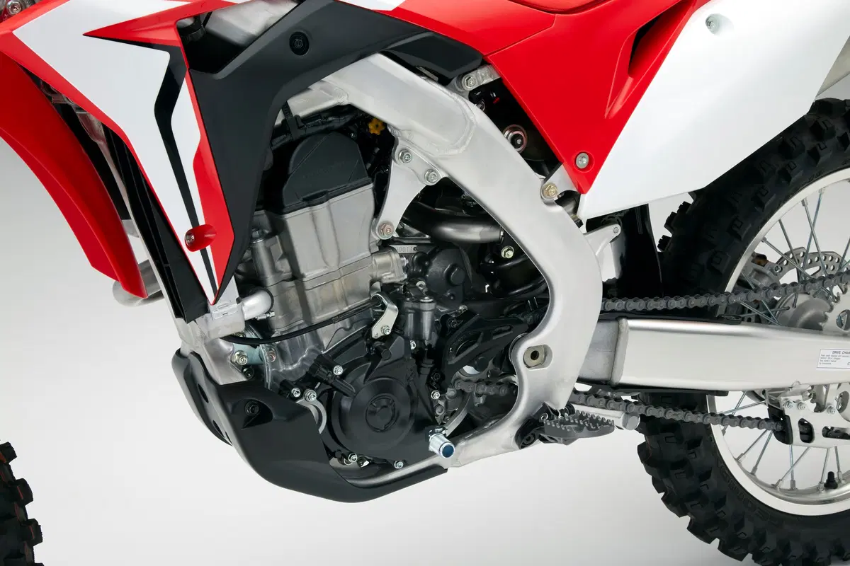 Honda CRF450R 2017. Foto e dati (26)