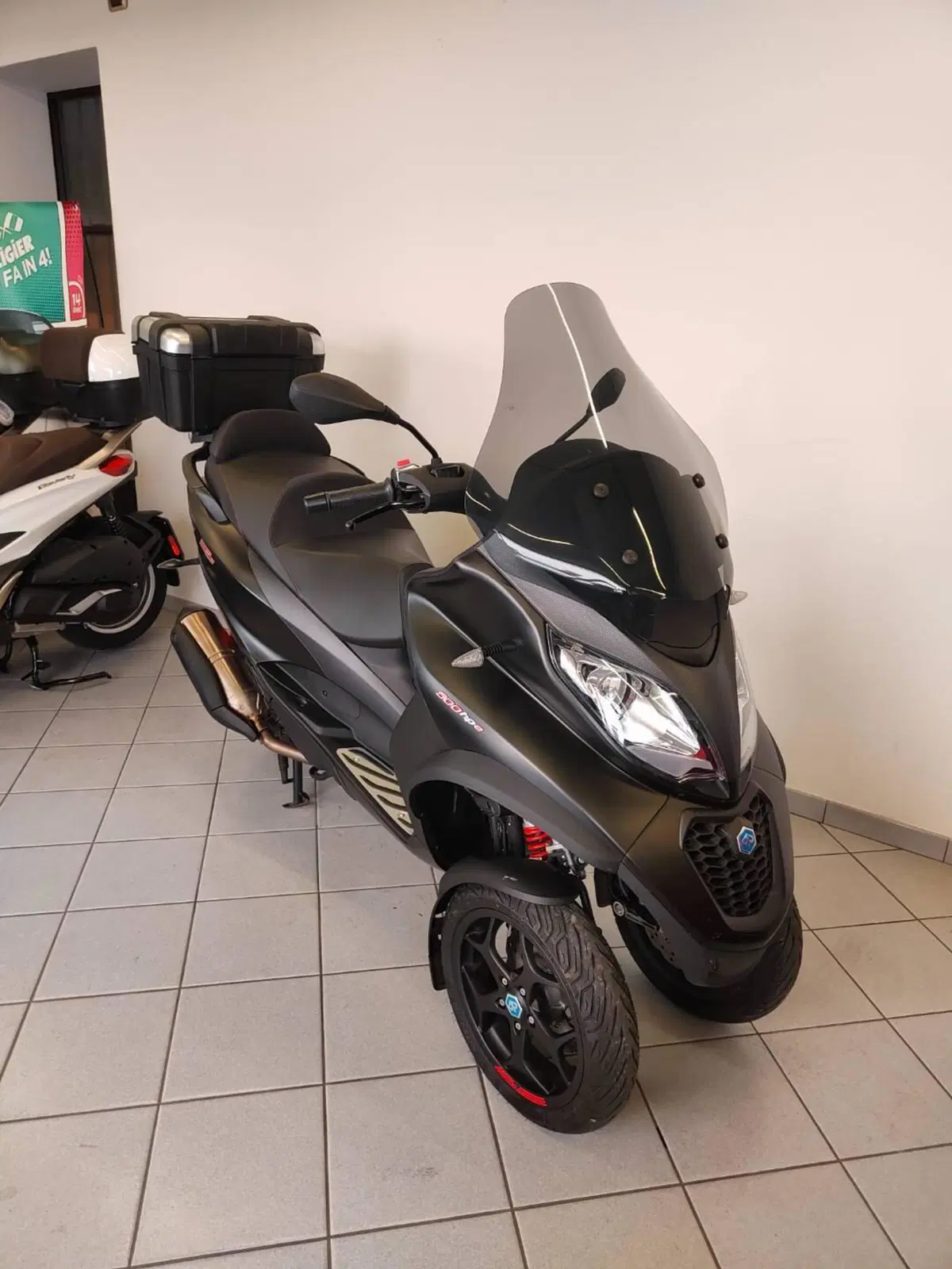 Piaggio Mp3 500 ABS Hpe Sport Advanced (2021 - 23) (6)