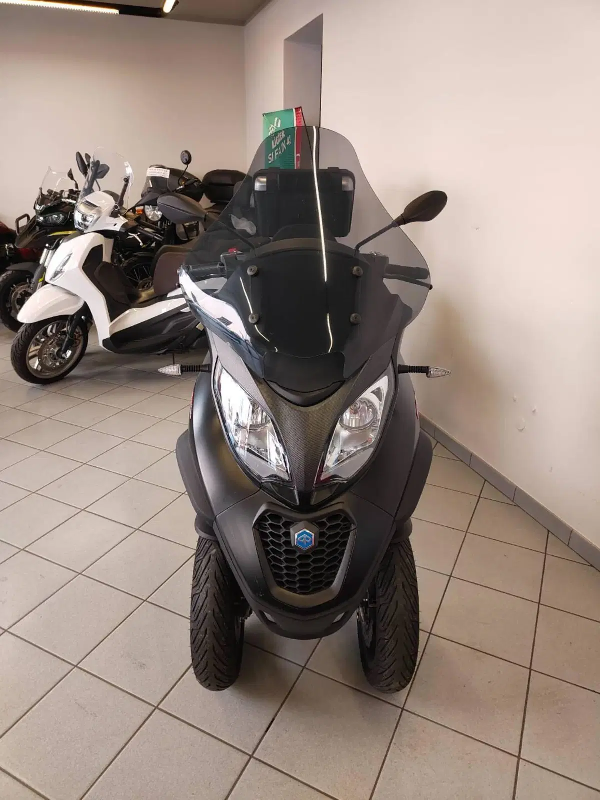 Piaggio Mp3 500 ABS Hpe Sport Advanced (2021 - 23) (7)