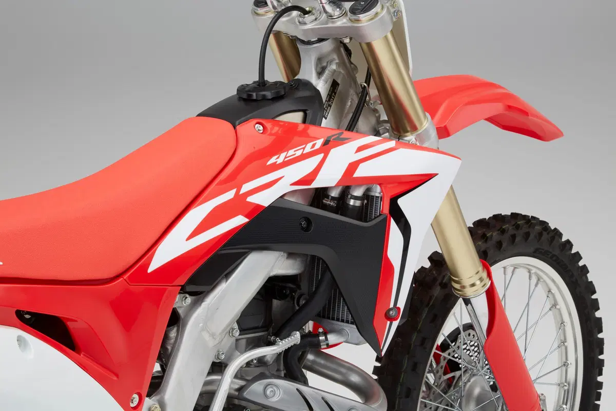 Honda CRF450R 2017. Foto e dati (32)
