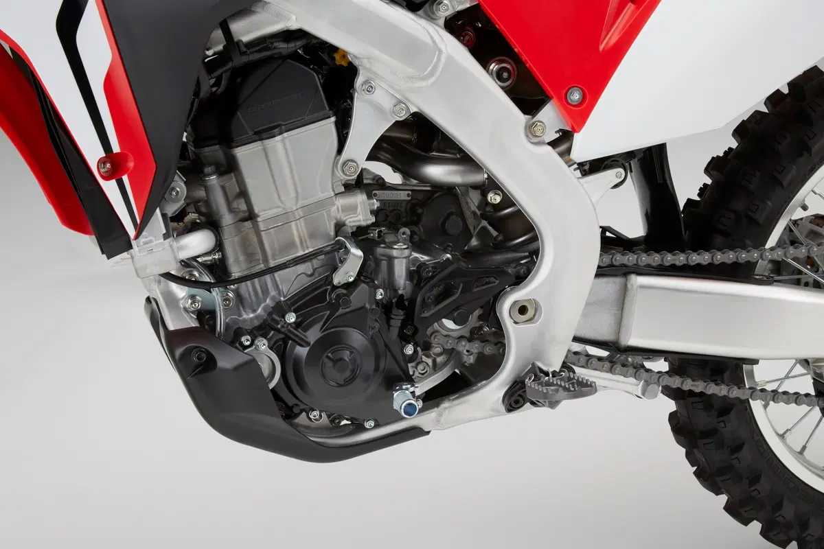 Honda CRF450R 2017. Foto e dati (34)