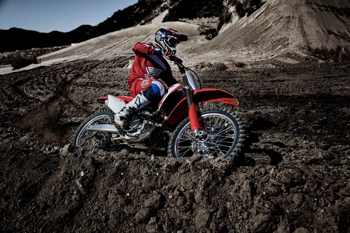 Honda CRF450R 2017. Foto e dati (65)
