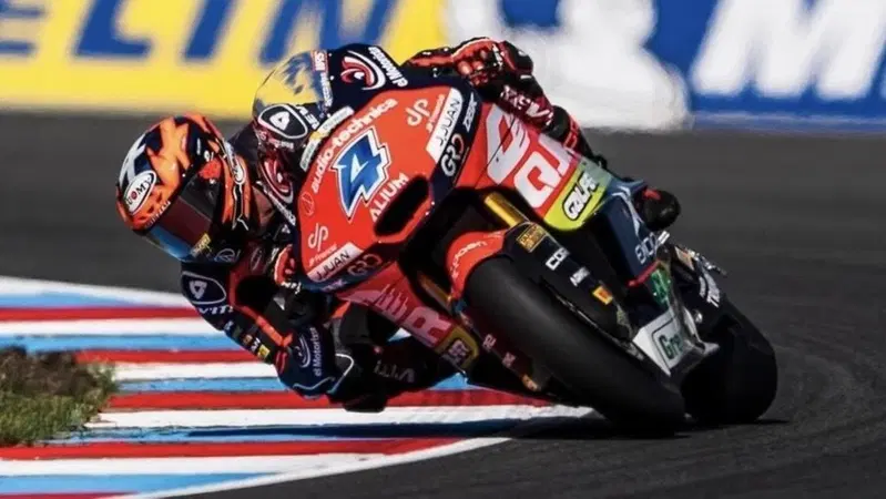 MotoGP 2026. GP della Repubblica Ceca. Moto2: Ivan Ortola vince su David Alonso con un sorpasso all'ultima curva! Completa il podio Filip Salac [CLASSIFICA]