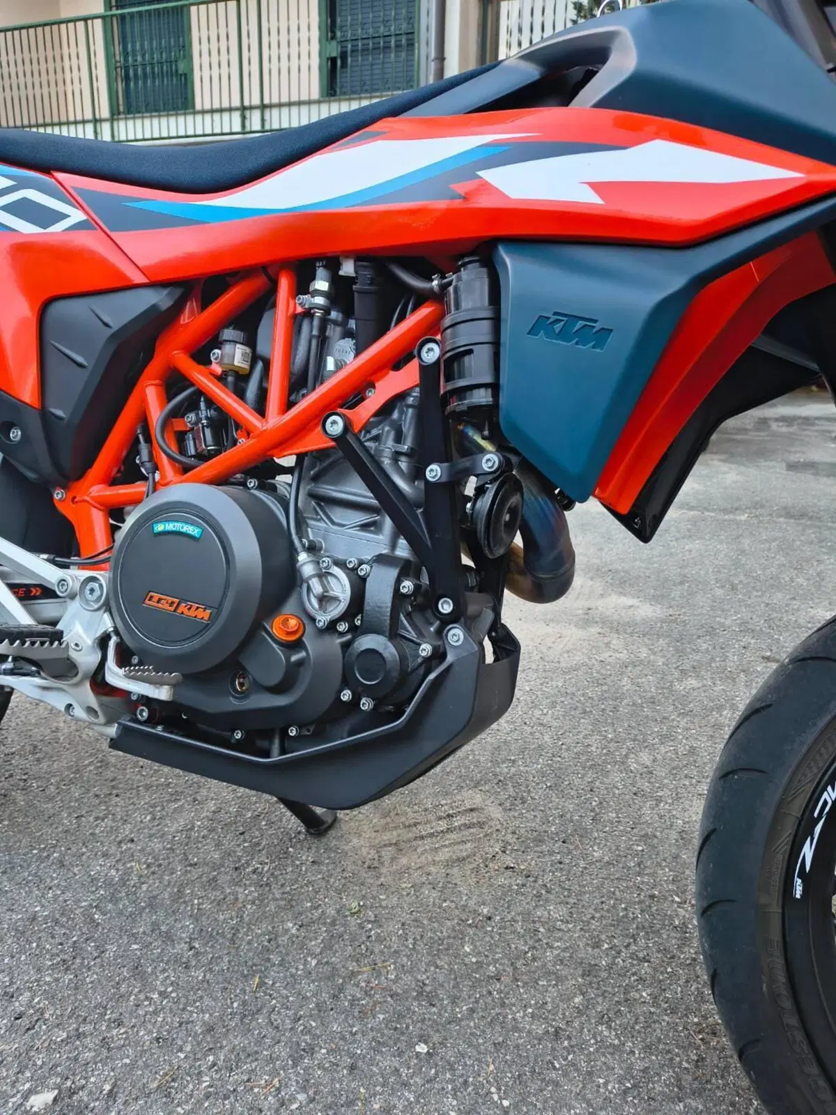 KTM 690 SMC R (2023 - 25) (5)