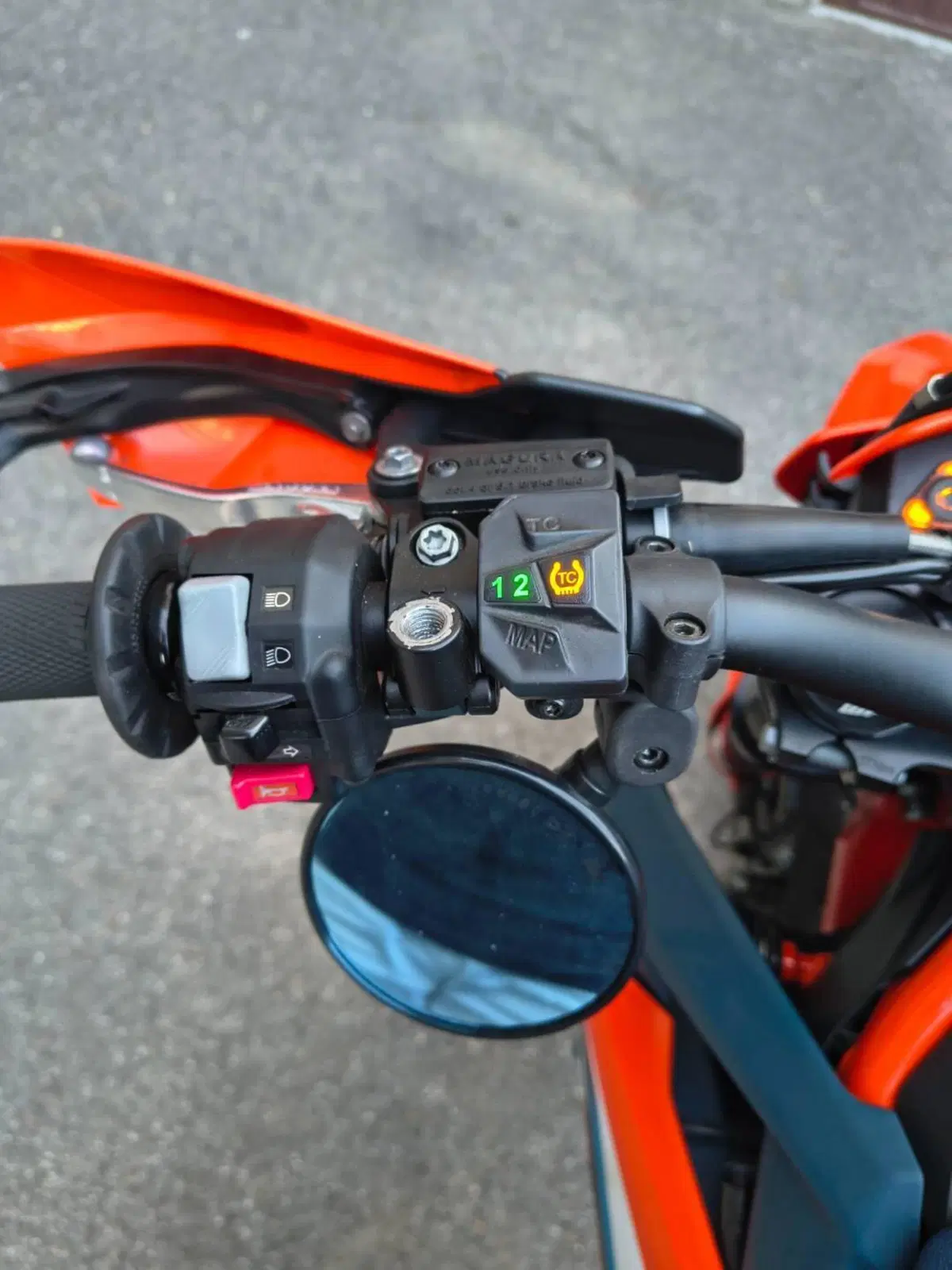 KTM 690 SMC R (2023 - 25) (7)
