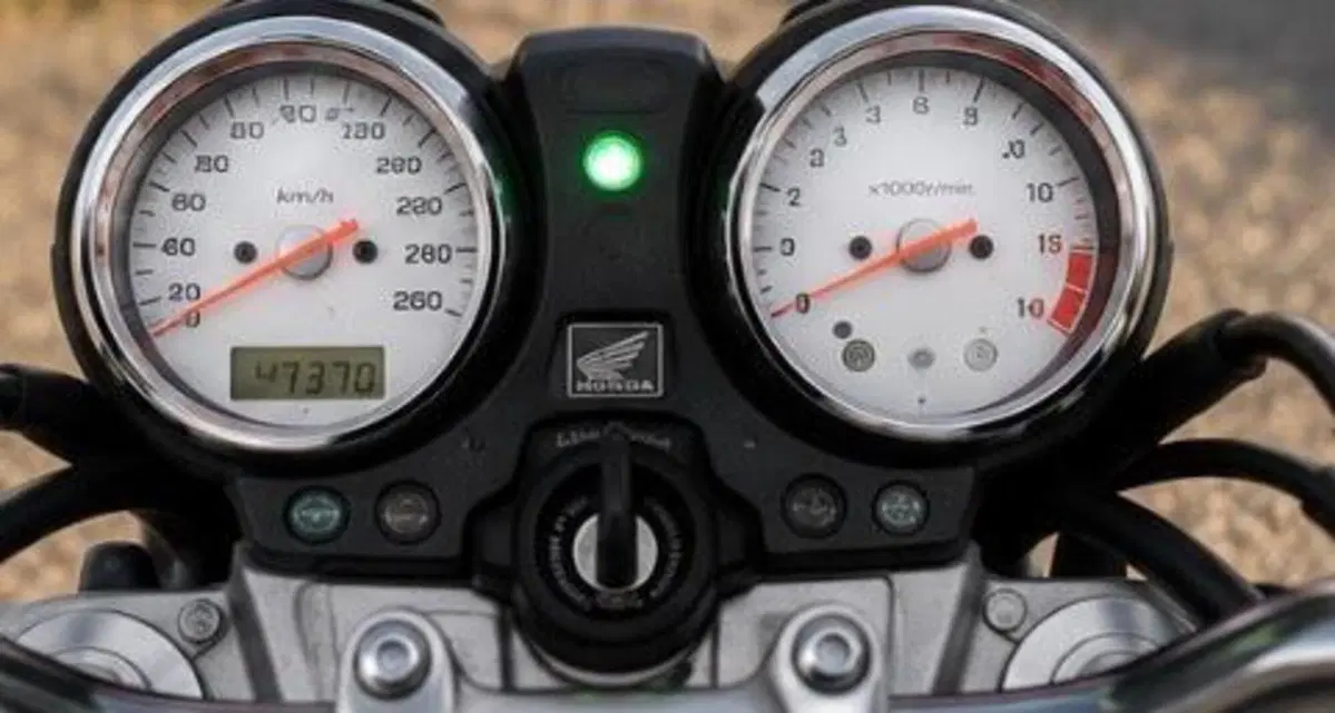 Honda Hornet 600 (2003 - 04) (5)