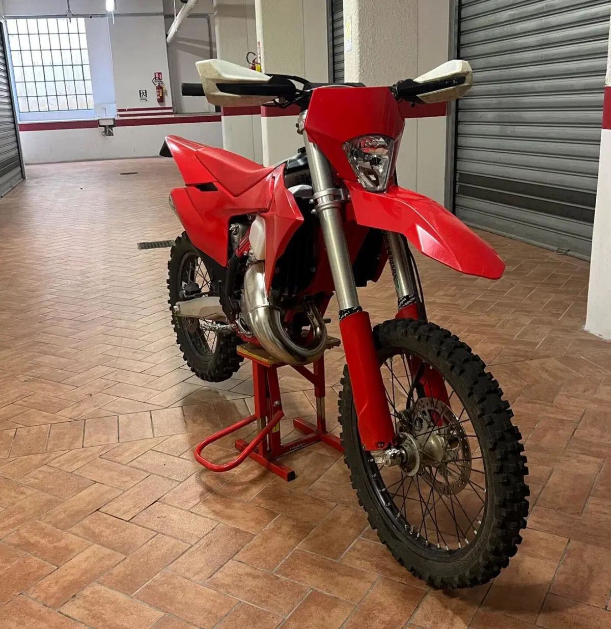 GASGAS EC 125 (2025) (3)