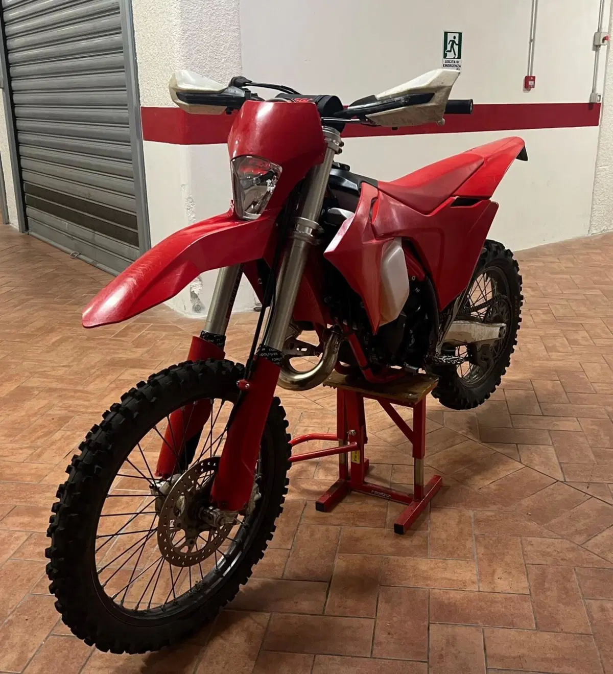 GASGAS EC 125 (2025) (4)