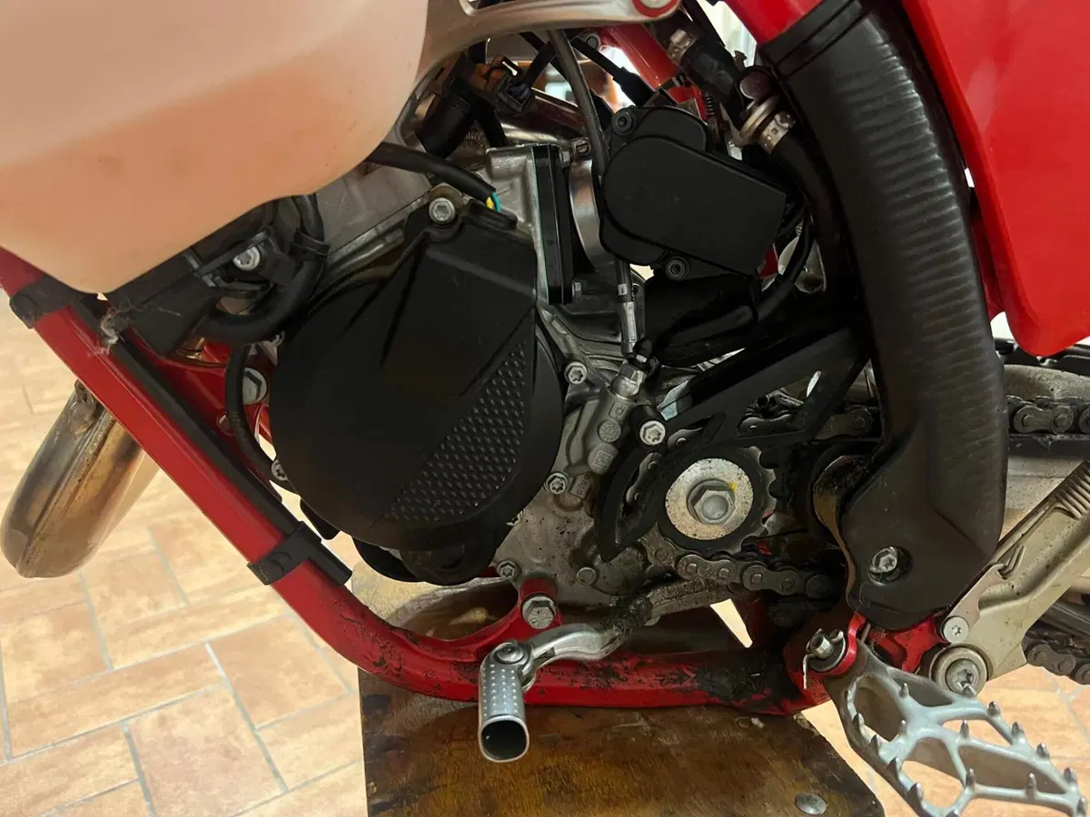 GASGAS EC 125 (2025) (5)