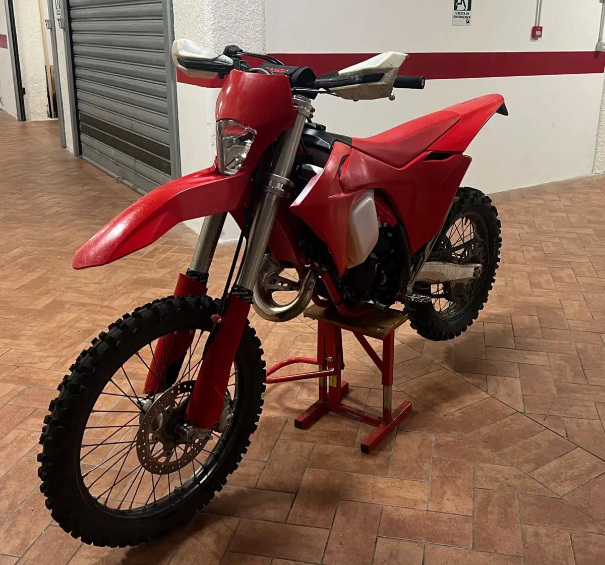 GASGAS EC 125 (2025) (6)