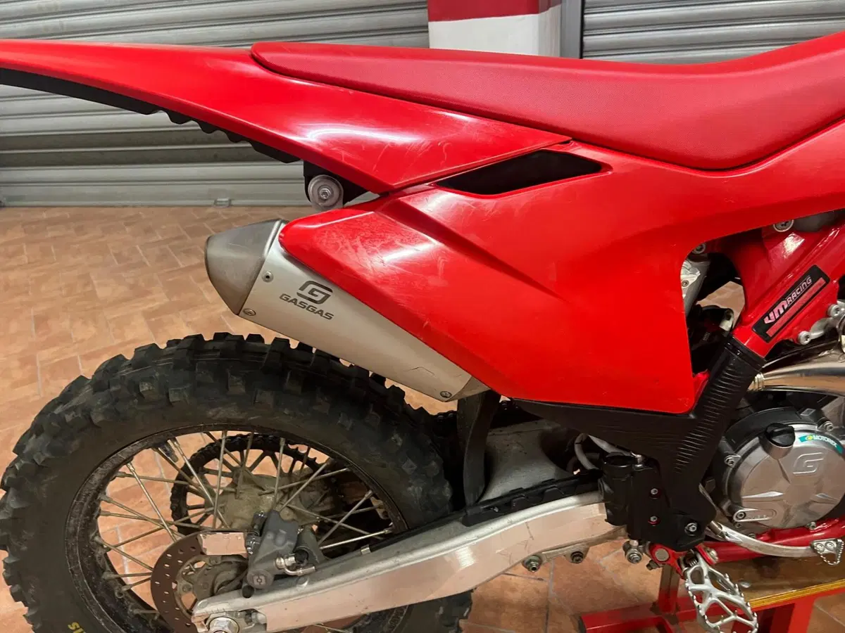 GASGAS EC 125 (2025) (9)