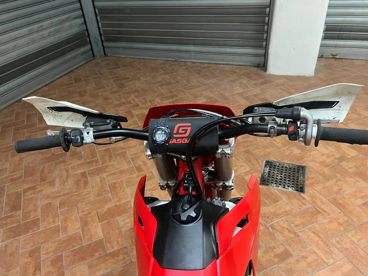 GASGAS EC 125 (2025) (10)