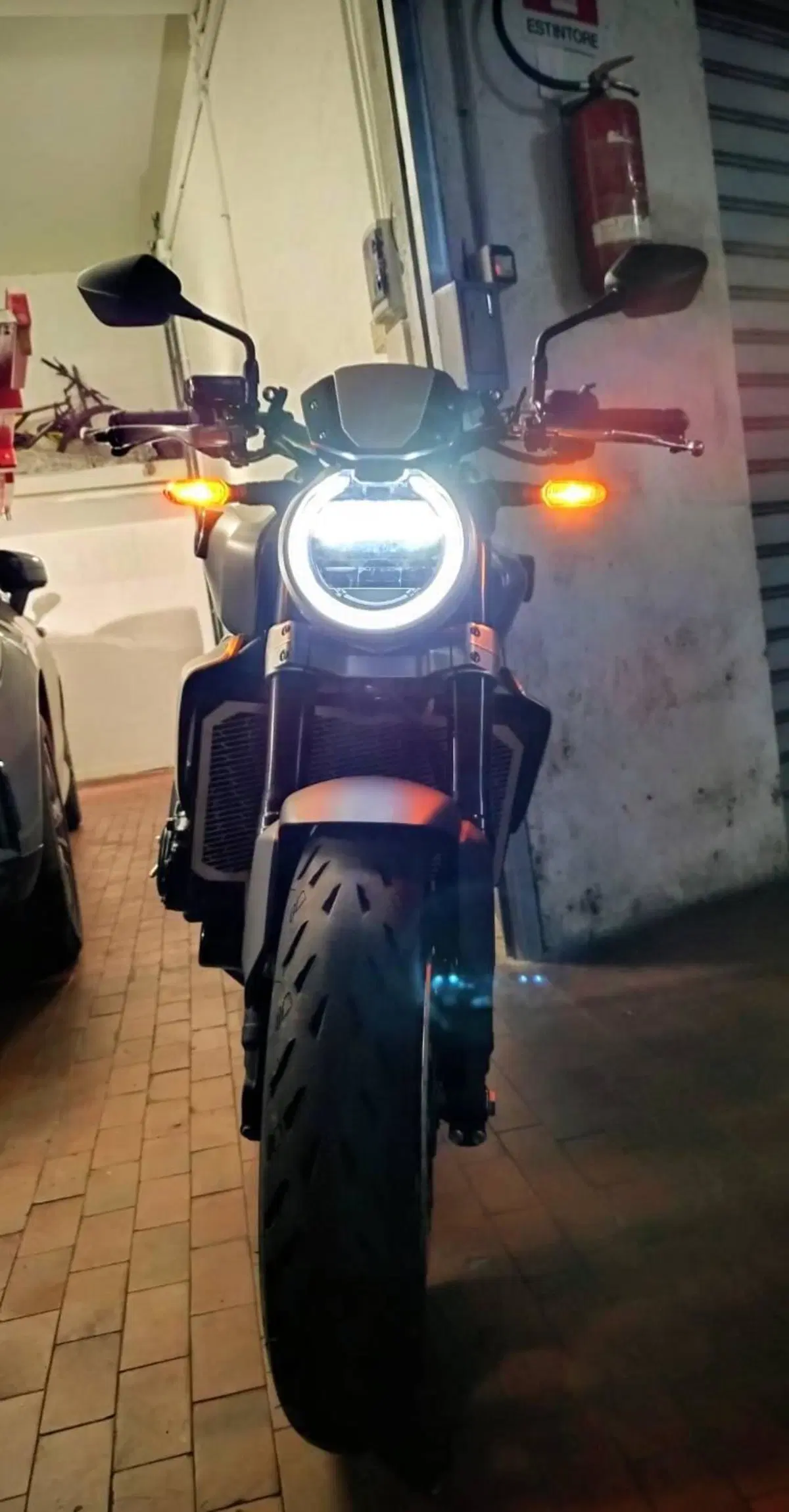 Honda CB 1000 R (2021 - 25) (2)