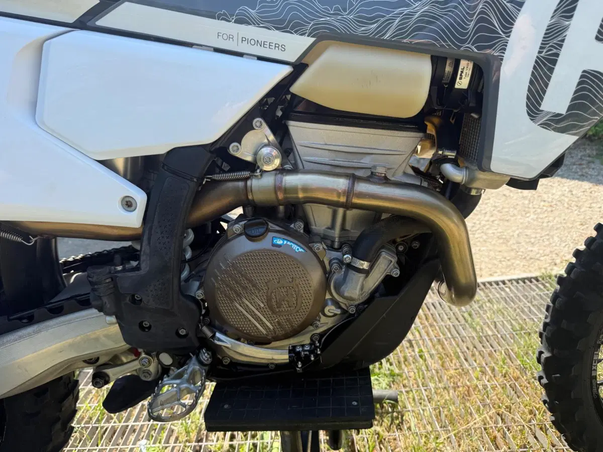 Husqvarna FE 350 Pro (2024) (4)