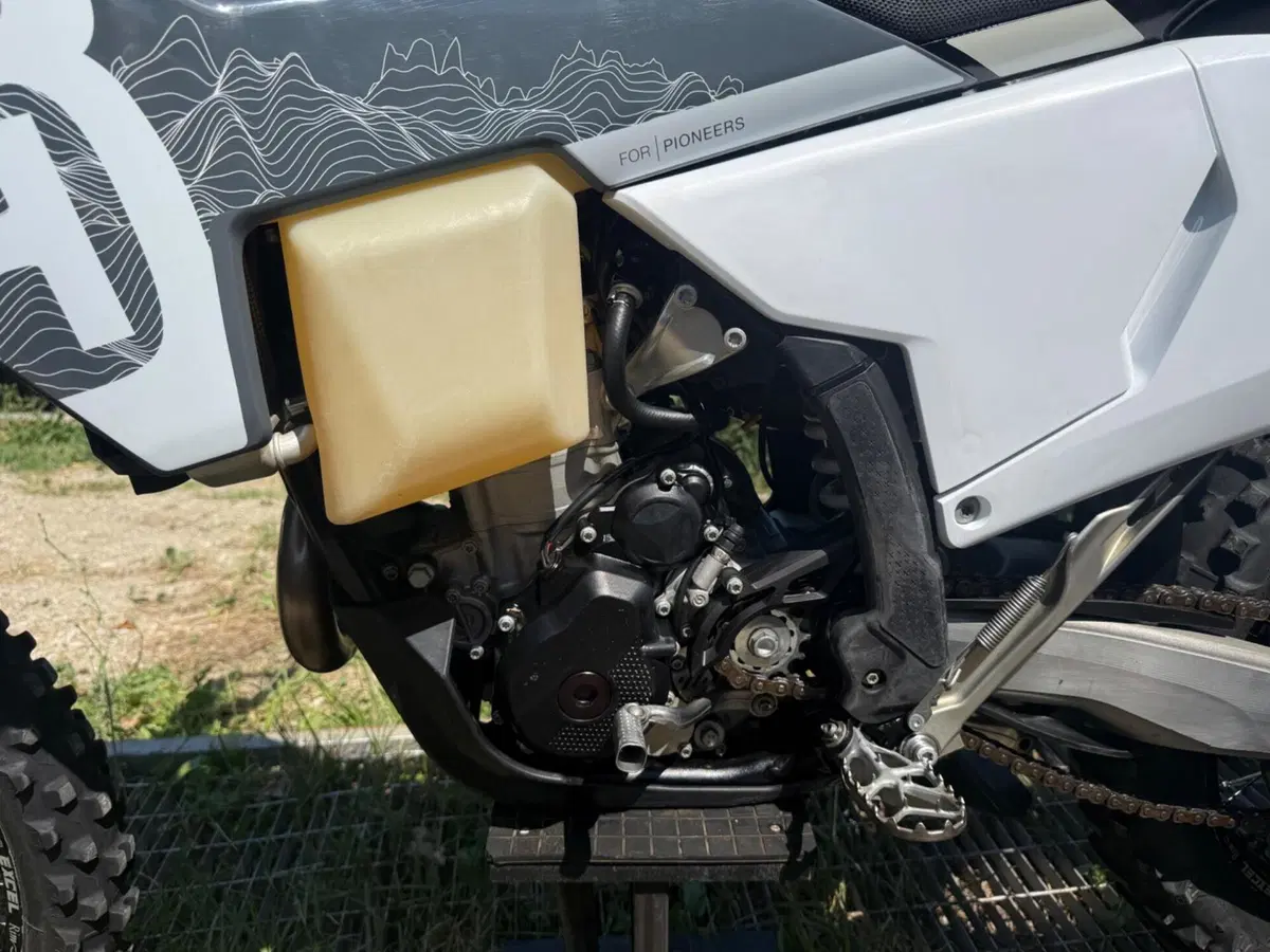 Husqvarna FE 350 Pro (2024) (5)