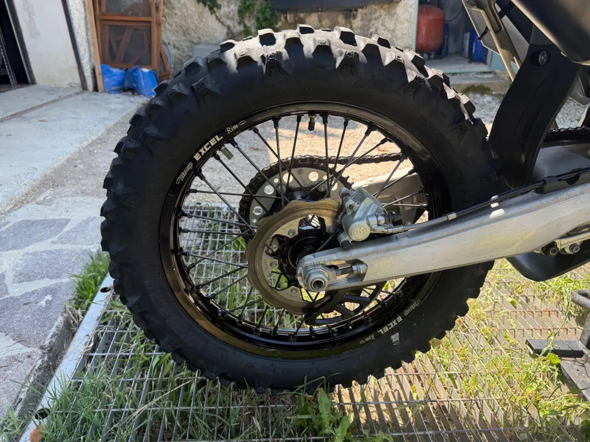 Husqvarna FE 350 Pro (2024) (10)