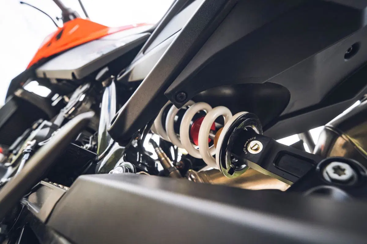 KTM 790 DUKE (2)