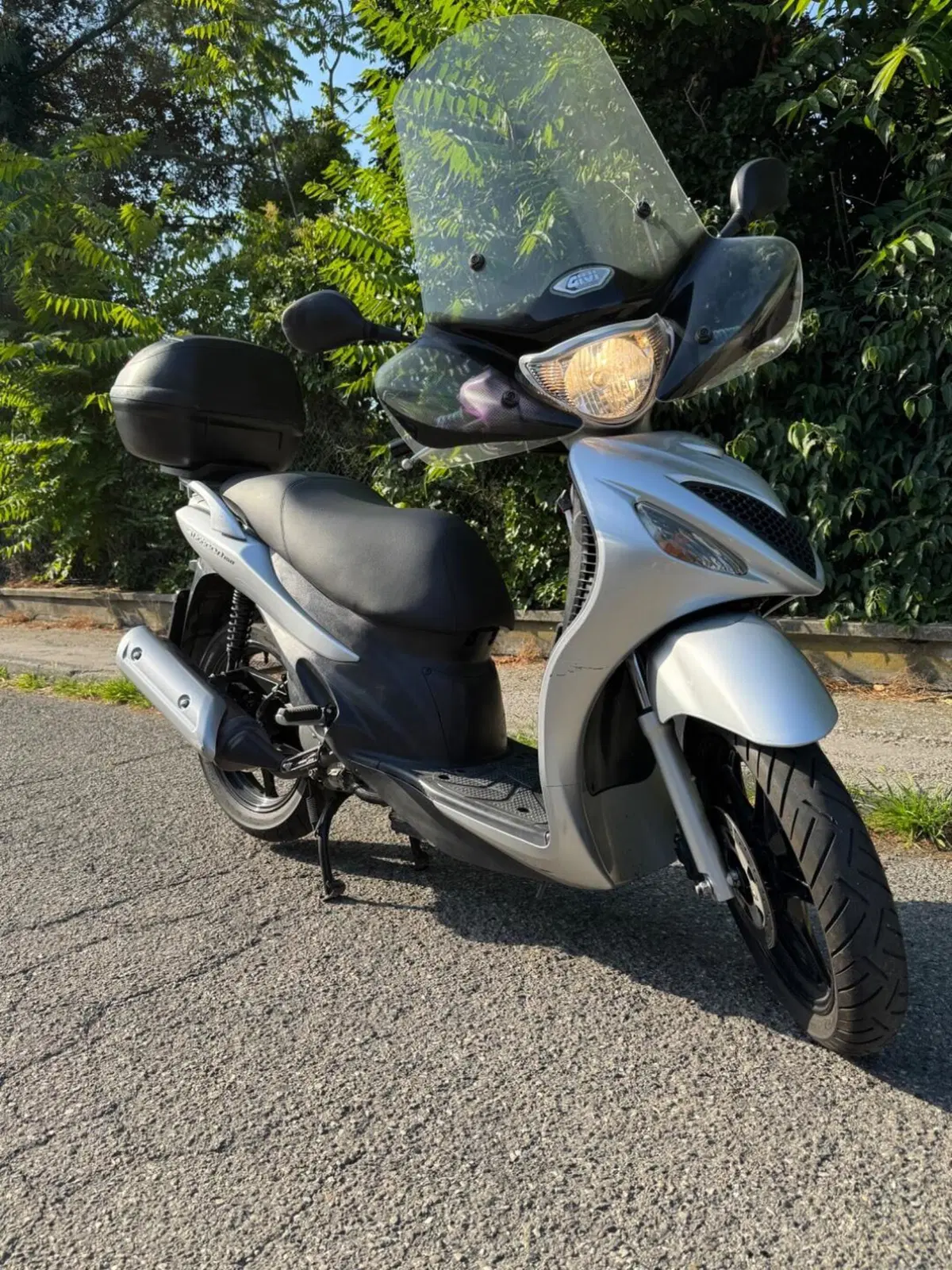 Suzuki SIXteen 150 (2007 - 14) (2)