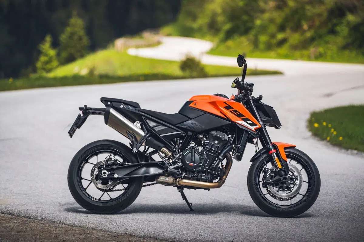 KTM 790 DUKE (9)