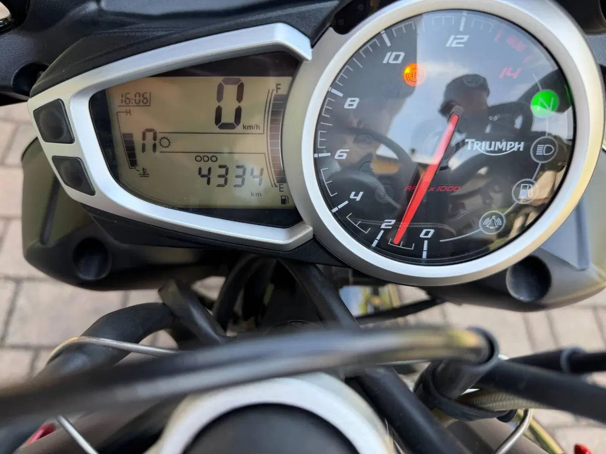 Triumph Street Triple R ABS (2013 - 17) (8)