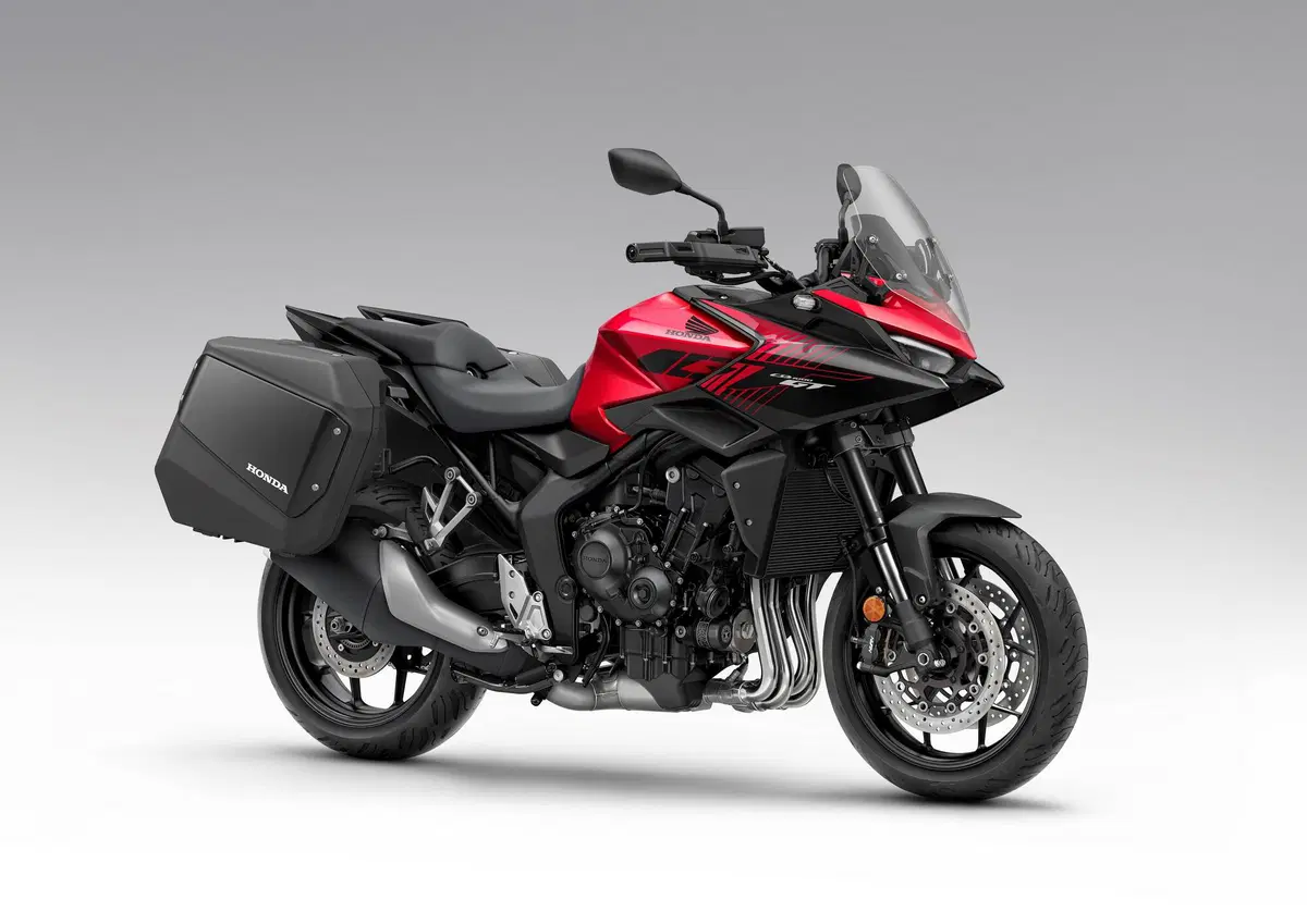 Тест-драйв Honda CB1000GT: 7 000 км пути от Италии до острова Мэн и обратно! — фото 7