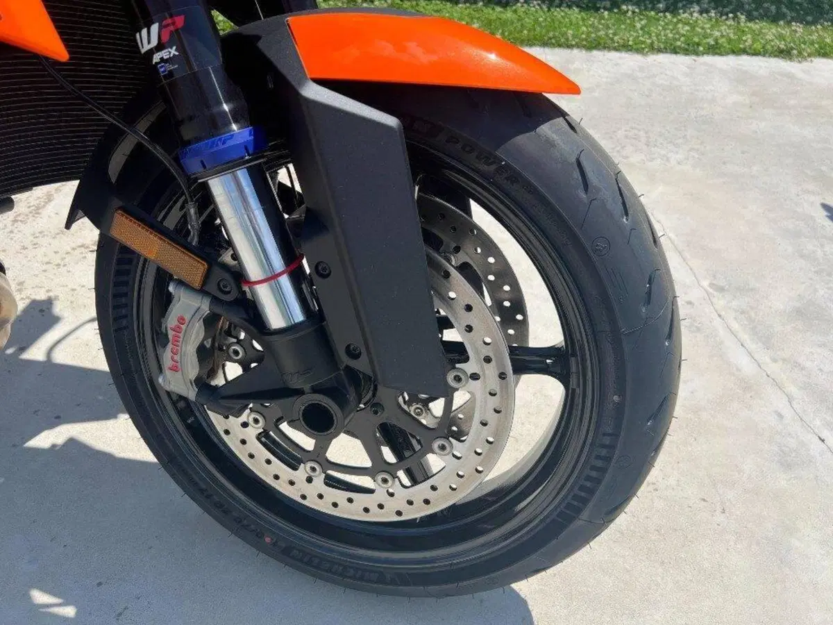 KTM 1390 Super Duke R (2024 - 26) (4)