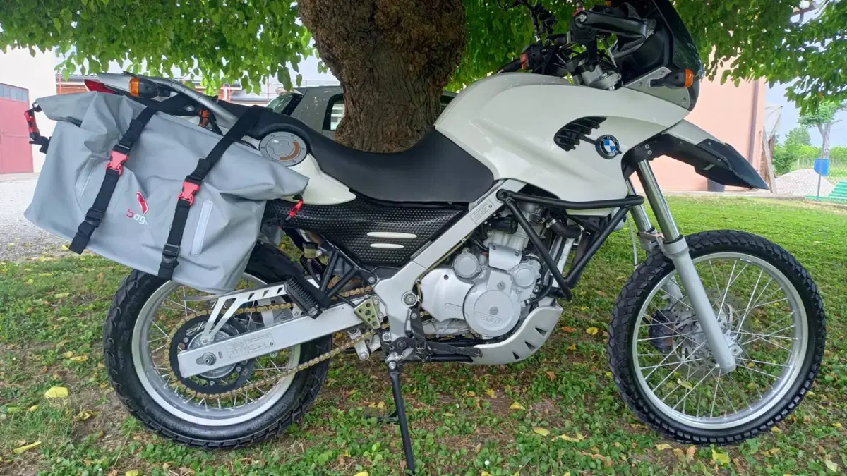 Bmw F 650 GS Dakar (2)