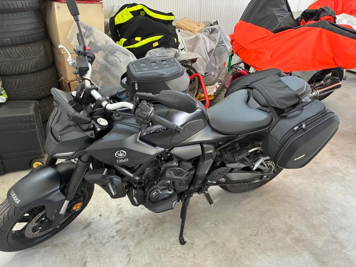 Yamaha MT-07 Y-AMT (2025 - 26) (4)