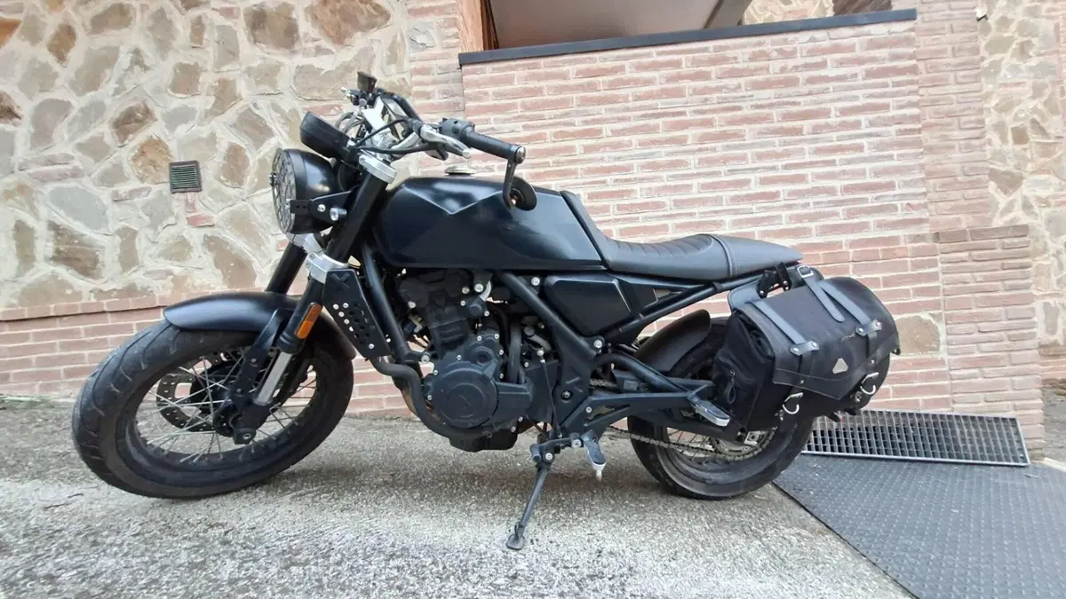 Brixton Motorcycles Crossfire 500 (2021 - 25) (2)