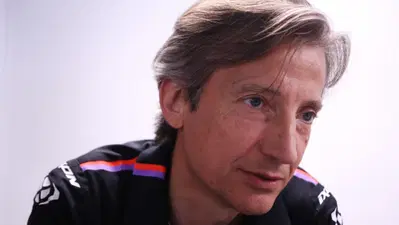 MotoGP 2026. GP della Repubblica Ceca a Brno. Massimo Rivola spiega l'agire di Marco Bezzecchi: "La ruota stava girando a 165 km/h, tirava pietre ovunque, immaginate il commissario se la moto parte, ma non &egrave; una giustificazione"