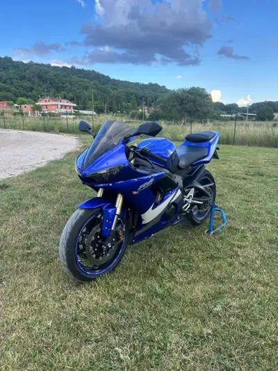Yamaha YZF R6 (2005) usata