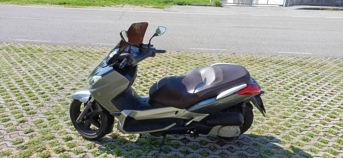 Yamaha X-Max 250 (2007 - 09) (3)