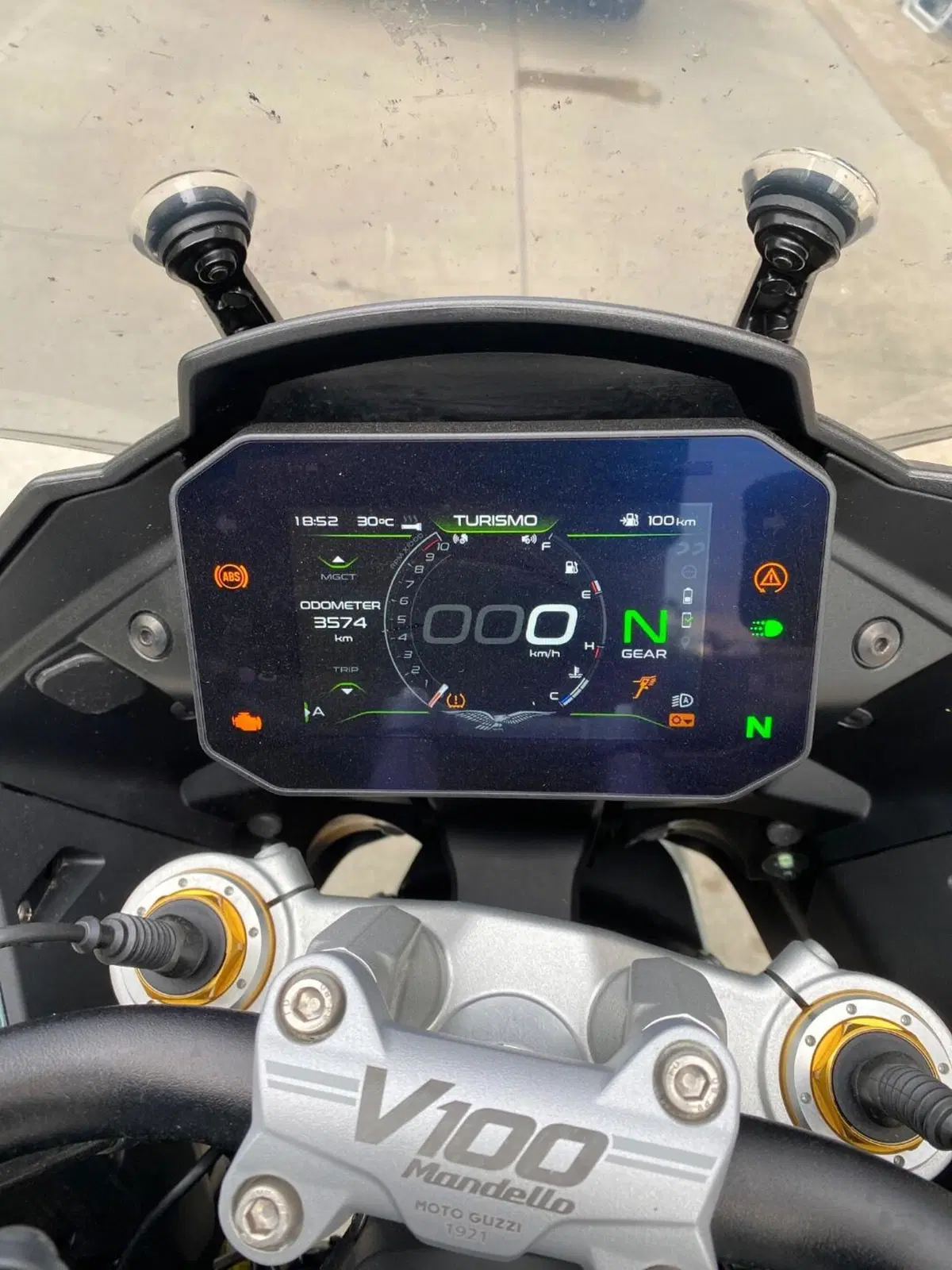 Moto Guzzi V100 Mandello S (2025 - 26) (3)