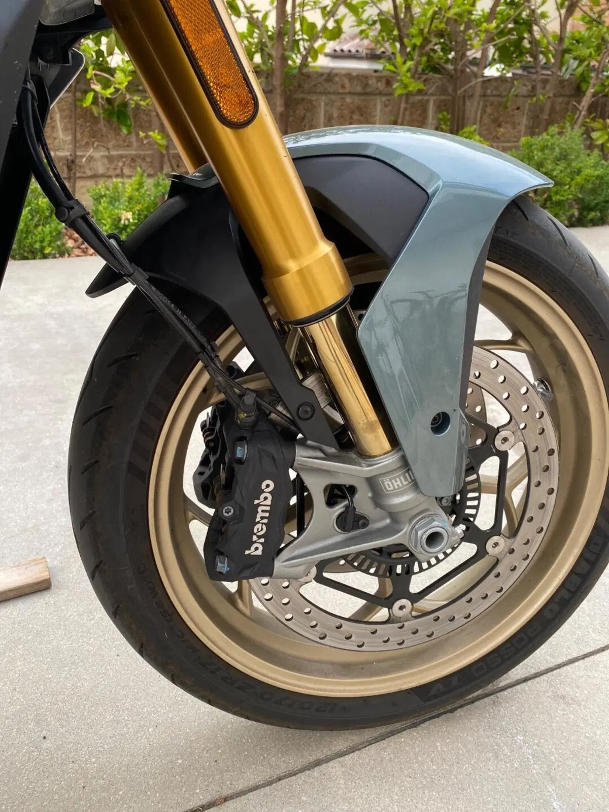 Moto Guzzi V100 Mandello S (2025 - 26) (5)