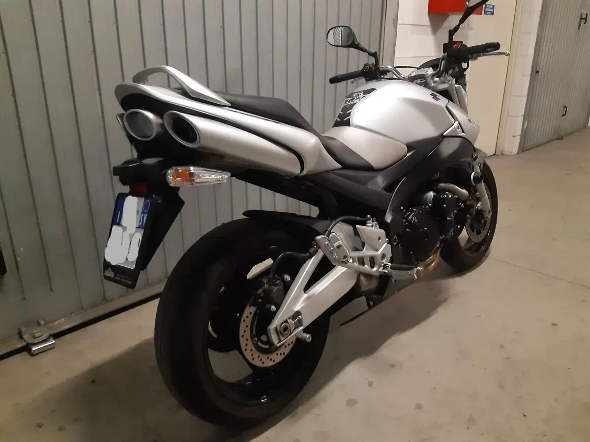 Suzuki GSR 600 (2006 - 11) (3)