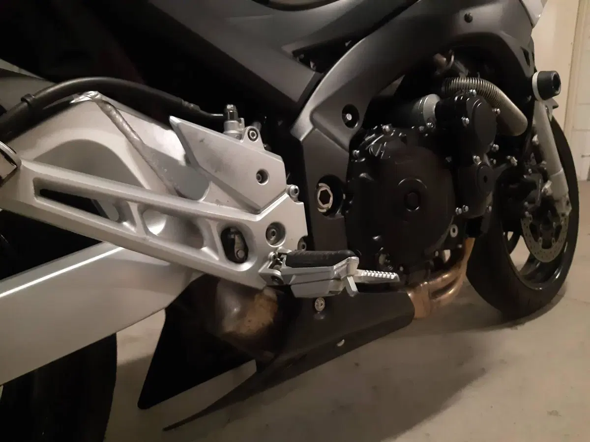 Suzuki GSR 600 (2006 - 11) (6)