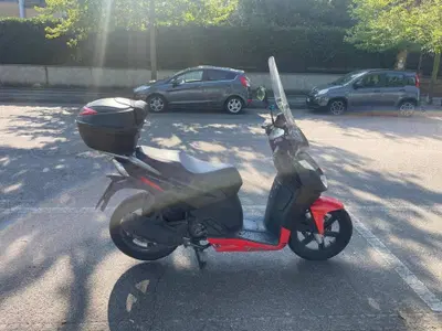 Aprilia Sportcity Cube 125 (2008 - 13) usata