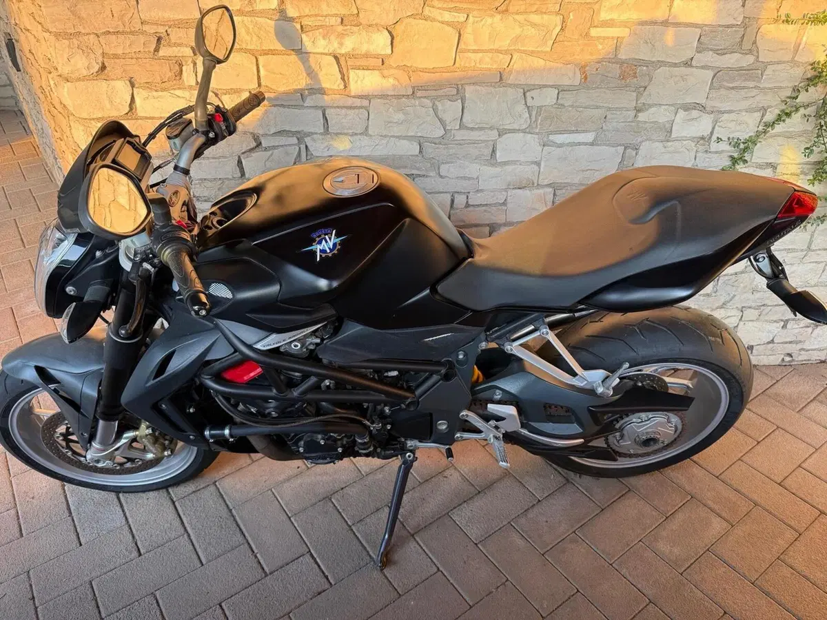MV Agusta Brutale 1090 (2012 - 15) (2)