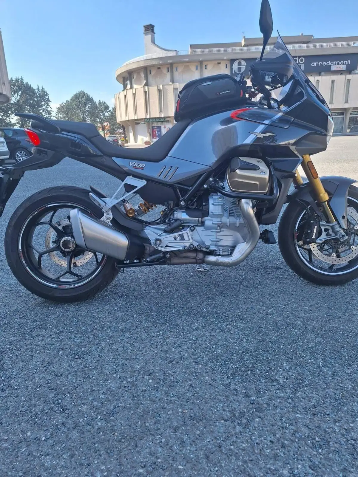 Moto Guzzi V100 Mandello S (2022 - 24)