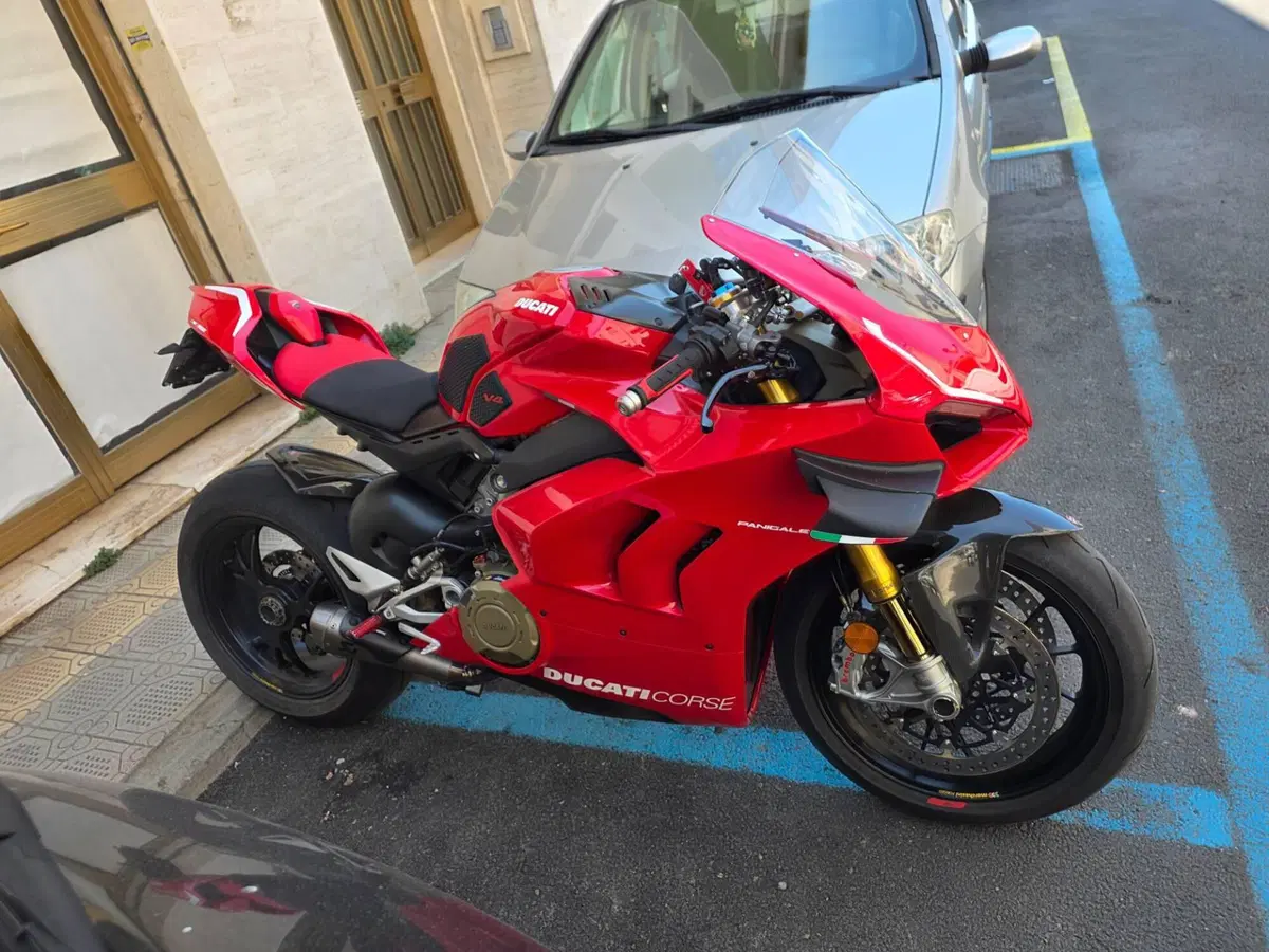 Ducati Panigale V4 S 1100 (2021) (2)