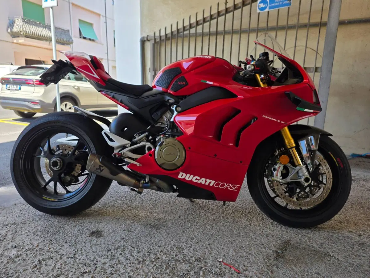 Ducati Panigale V4 S 1100 (2021) (11)