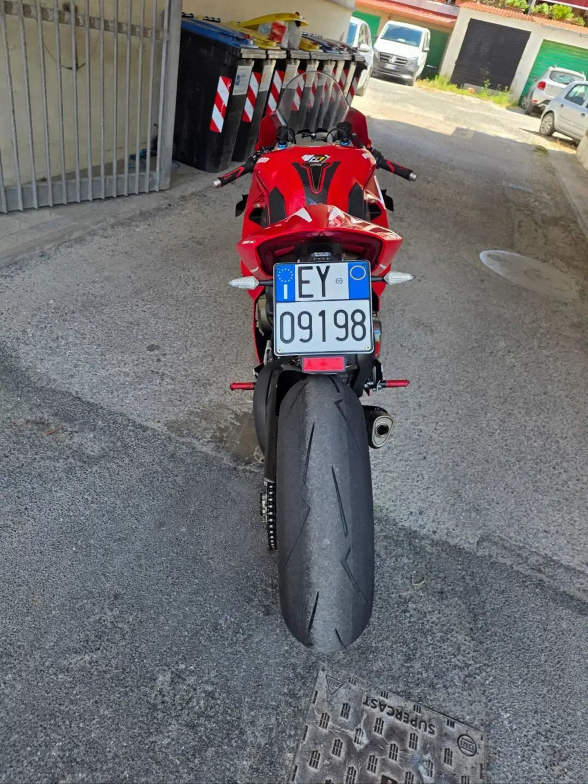 Ducati Panigale V4 S 1100 (2021) (18)
