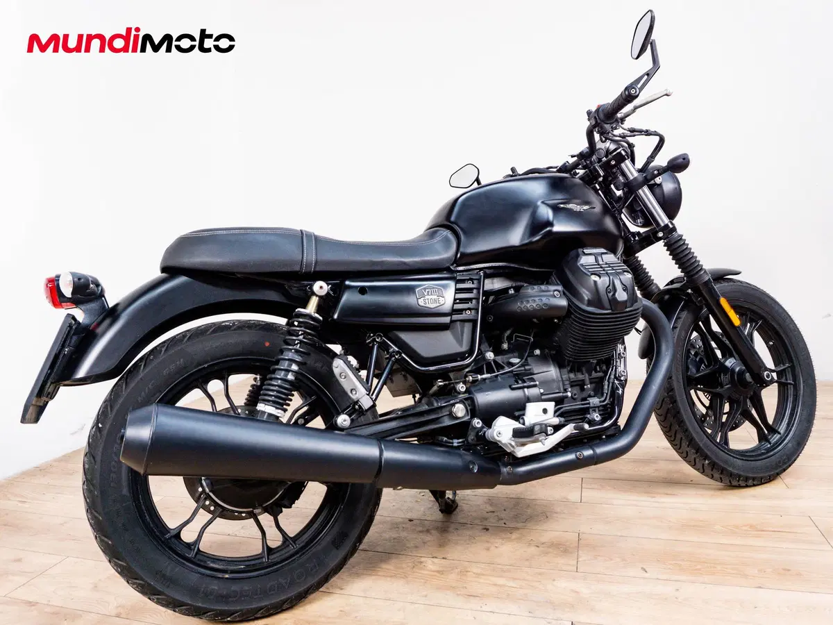 Moto Guzzi V7 III Stone Night Pack (2019 - 20) (3)