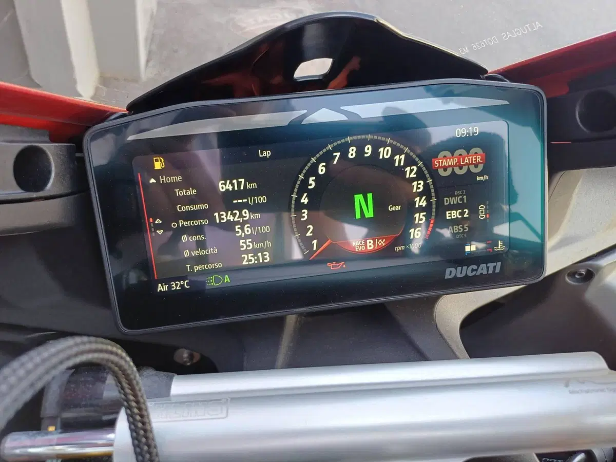 Ducati Panigale V4 S (2025 - 26) (7)