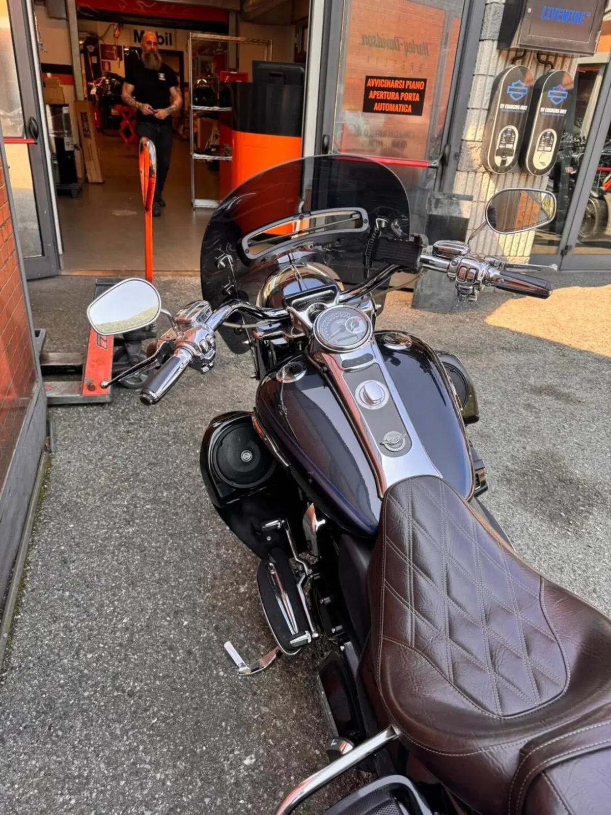 Harley-Davidson 1690 Road King (2013 - 16) - FLHR (3)