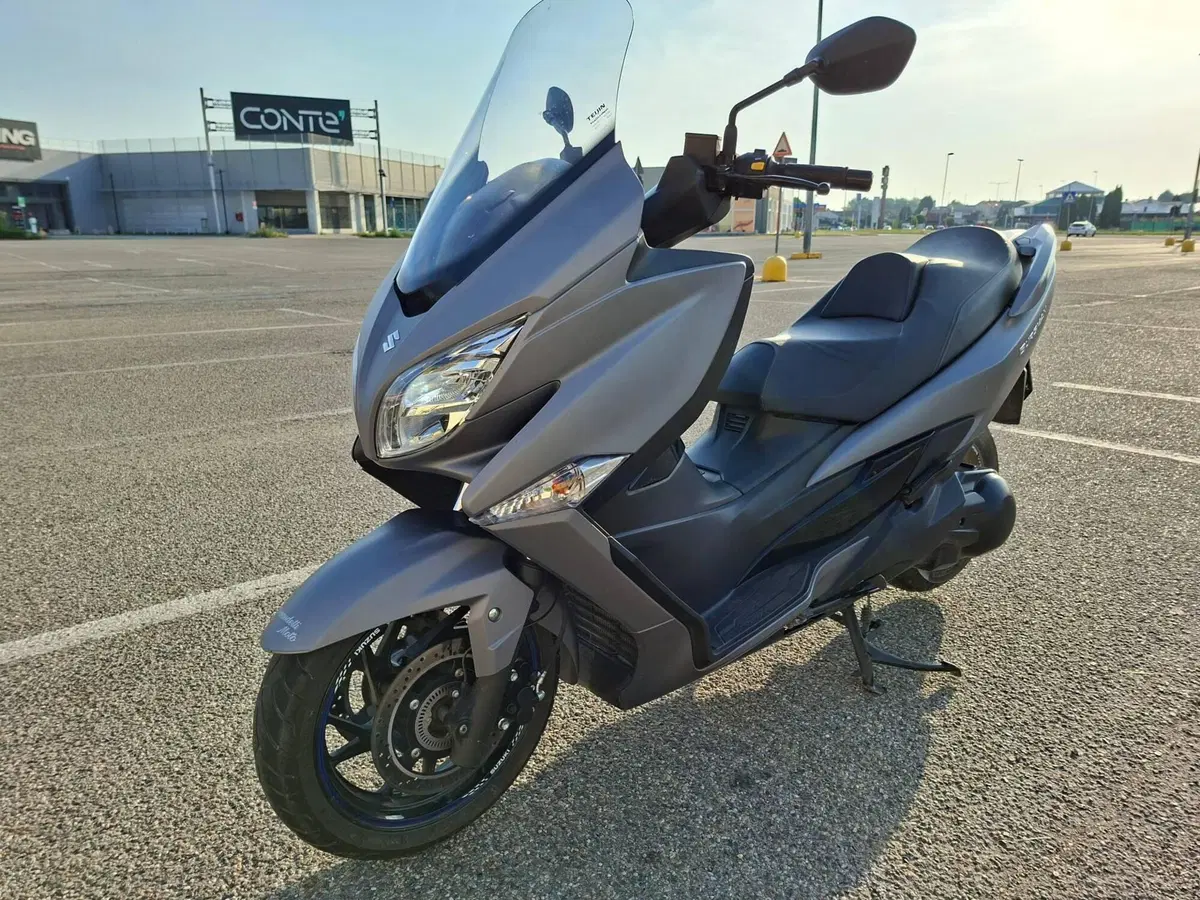 Suzuki Burgman AN 400 (2017 - 20) (2)