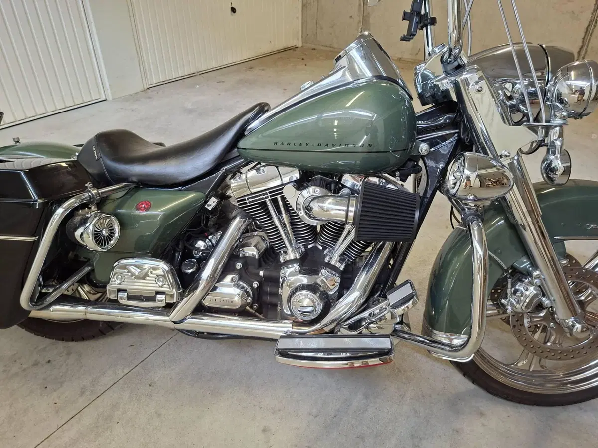 Harley-Davidson 1450 Road King Classic (2006 - 07) - FLHRCI