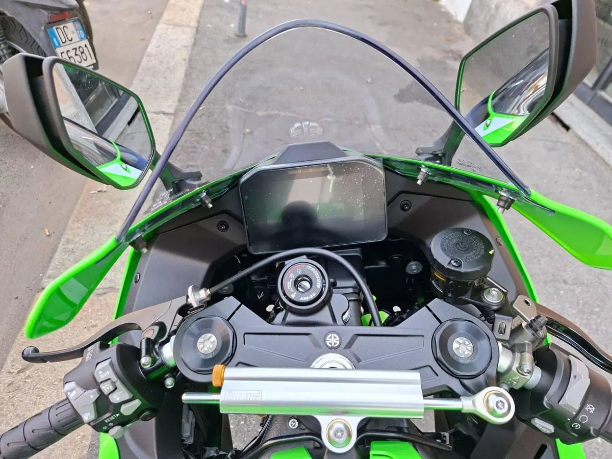 Kawasaki Ninja 1000 ZX-10R (2026) (5)