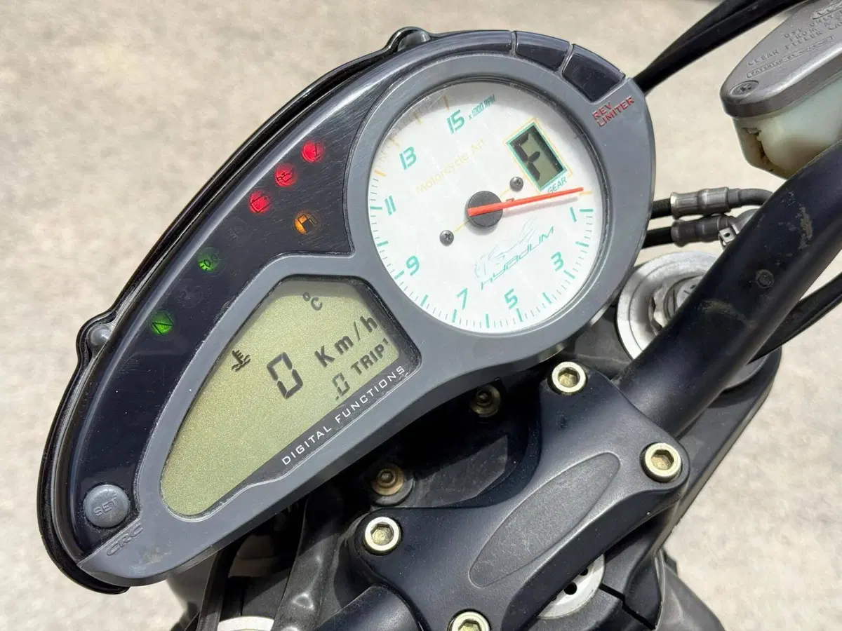 MV Agusta Brutale 910 R (2006 - 11) (2)